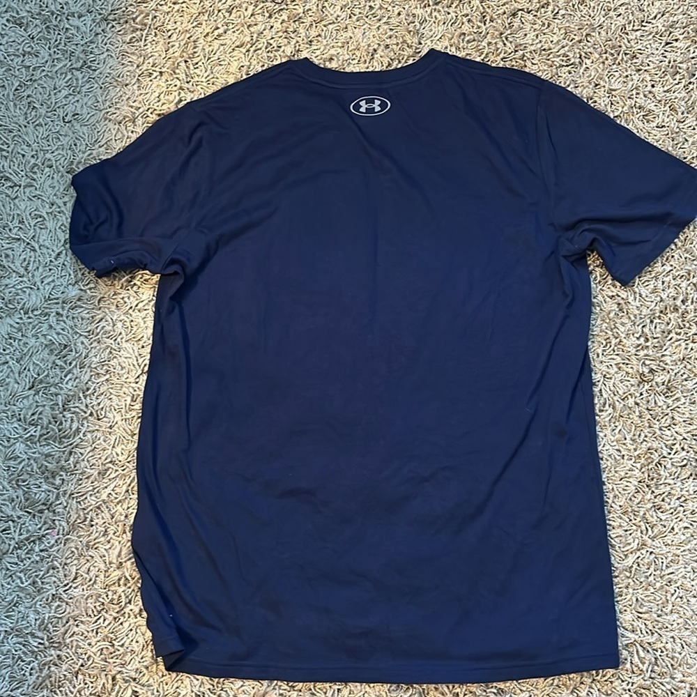 Unisex Under Armour Auburn Trigger Logo Tshirt- Size Large - Picture 2 of 2
